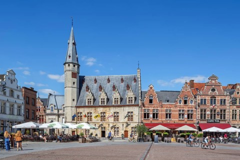 Butcher's Hall, Vleeshuis, restaurants and pavement cafes on Market Square in historic city centre