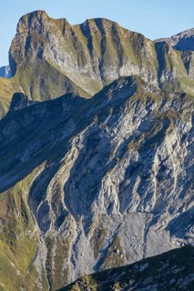 Layer folds in limestone, behind it the Schneck, 268m, Daumengruppe, Allgäu Alps, Allgäu, Bavaria,