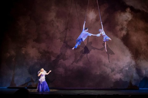 Singer and two artists at the press screening of Alizé, a joint production by Cirque du Soleil and