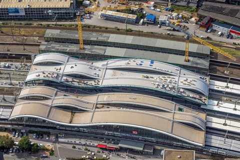 Aerial view, major construction site main station Hbf, area between new track hall and