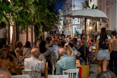 Gastronomy, restaurants in Tavira, old town, partly streets, alleys are closed and serve as
