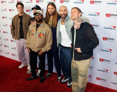 Sam Farrar, Matt Flynn, Paul PJ Morton, James Valentine, Adam Levine and Jesse Carmichael of Maroon