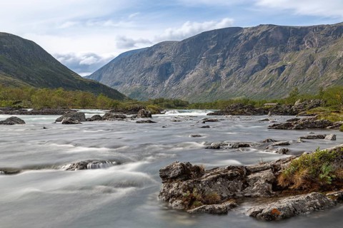 River Sjoa in front of the rock face of Mount Besseggen, Jotunheimen National Park, Tessanden,