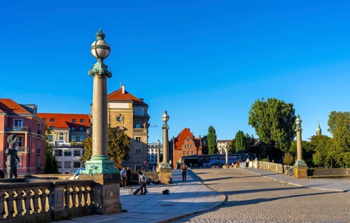 Evening sun at the Bodemuseum, Monbijou Bridge, Museum Island, Berlin, Germany