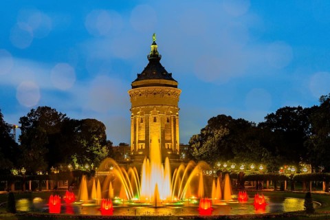 Water features at the water tower, water tower, blue hour, Kurpfalz, Mannheim, Baden-Württemberg,