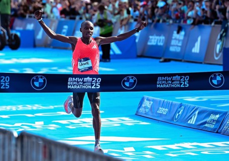Sabastian Sawe wins the Berlin Marathon in a time of 2:02:16 hours at the Berlin Marathon 2025