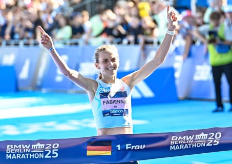 Fabienne Koenigstein best German runner with a time of 02:22:17 hours at the Berlin Marathon 2025