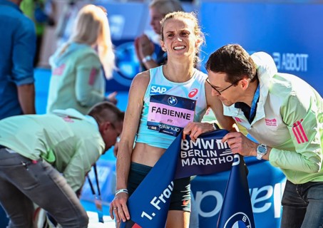 Fabienne Koenigstein best German runner with a time of 02:22:17 hours at the Berlin Marathon 2025