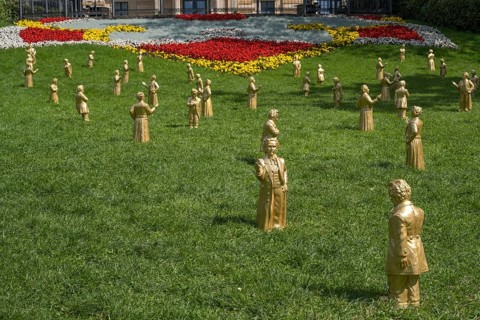 King Ludwig II, The Patron, installation by Ottmar Hörl, Festival Hill, on the Green Hill,