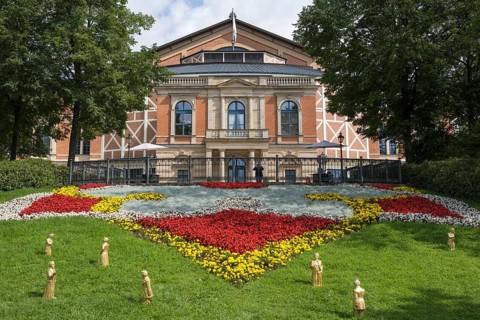 Festspielhaus, The Patron, installation by Ottmar Hörl, Festspielhügel, on the Green Hill,