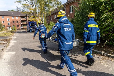 Rescue of people from a car that has crashed into a house, large-scale exercise FÜLEX25, of the