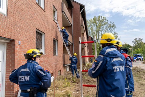 Rescue and recovery of people after a drone attack on residential buildings in a civil defence