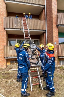 Rescue and recovery of people after a drone attack on residential buildings in a civil defence