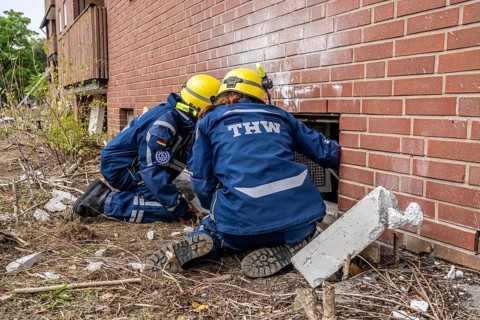 Rescue and recovery of people after a drone attack on a residential building in a civil defence