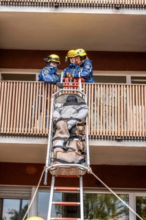 Rescue and recovery of people after a drone attack on residential buildings in a civil defence