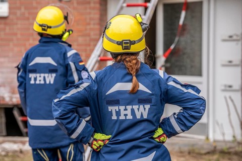 Rescue and recovery of people after a drone attack on residential buildings in a civil defence