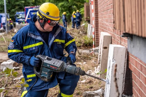 Rescue and recovery of people after a drone attack on residential buildings in a civil defence