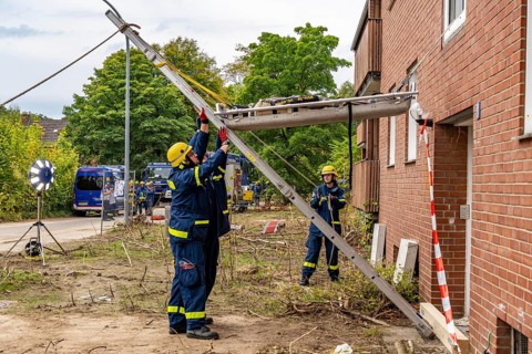 Rescue and recovery of people after a drone attack on residential buildings in a civil defence