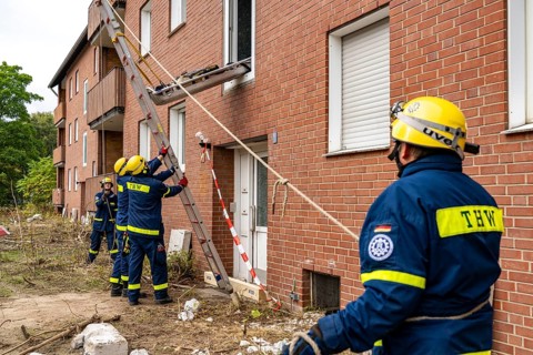 Rescue and recovery of people after a drone attack on residential buildings in a civil defence