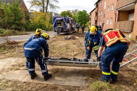 Rescue and recovery of people after a drone attack on residential buildings in a civil defence