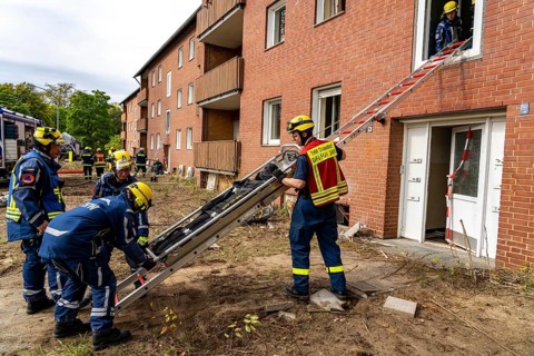 Rescue and recovery of people after a drone attack on residential buildings in a civil defence