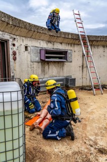 Rescue and recovery of people in an area possibly affected by hazardous substances, operation under
