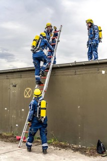 Rescue and recovery of people in an area possibly affected by hazardous substances, operation under
