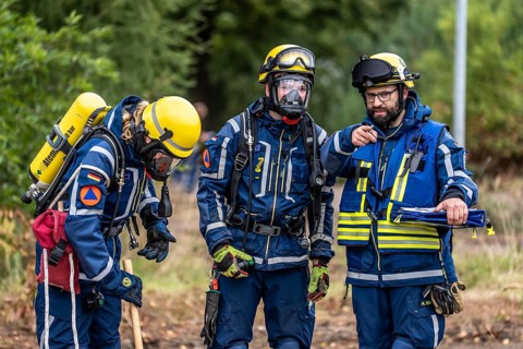 Rescue and recovery of people in an area possibly affected by hazardous substances, operation under
