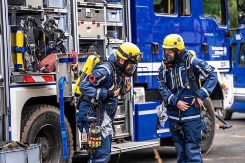Rescue and recovery of people in an area that may be affected by hazardous substances, equipping in