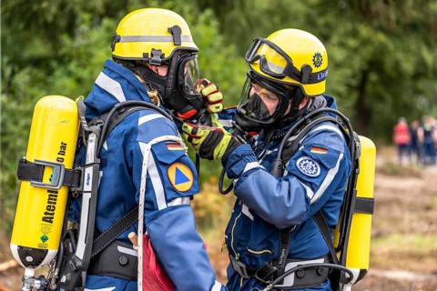 Rescue and recovery of people in an area possibly affected by hazardous substances, operation under