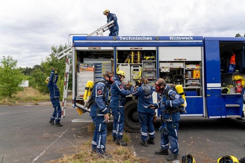 Rescue and recovery of people in an area that may be affected by hazardous substances, equipping in