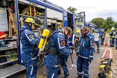 Rescue and recovery of people in an area that may be affected by hazardous substances, equipping in