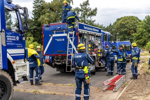Rescue and recovery of people in an area that may be affected by hazardous substances, equipping in