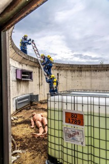 Rescue and recovery of people in an area possibly affected by hazardous substances, operation under