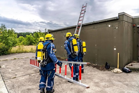 Rescue and recovery of people in an area possibly affected by hazardous substances, operation under