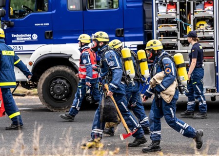 Rescue and recovery of people in an area possibly affected by hazardous substances, operation under