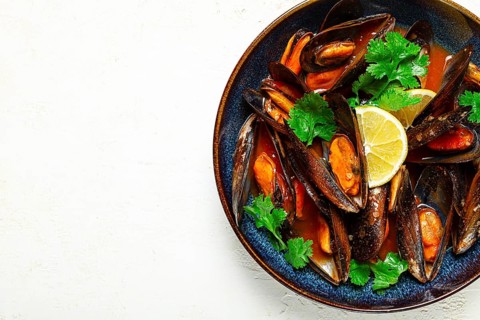 Mussels in tomato sauce, homemade, no people