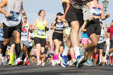 Runners on the Moltke Bridge at the 51st BMW Berlin Marathon 2025 on 21 September 2025