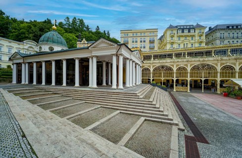 Pavilion of the Cross Spring, healing spring, spa park, spa in the Imperial Forest, health,