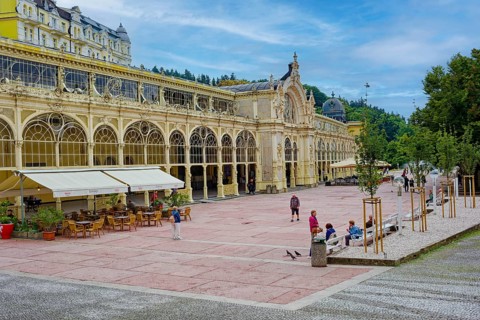Colonnade of the Cross Spring, spa park, spa in the Imperial Forest, healing spring, health,