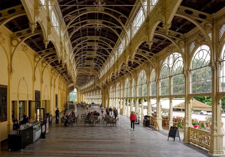 Colonnade of the Cross Spring, healing spring, spa park, spa in the Imperial Forest, health,