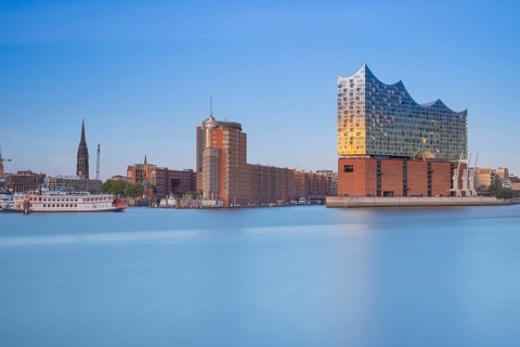 View over the Norderelbe to the Elbphilharmonie, long exposure, Hamburg, Germany