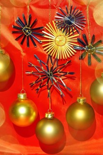 Christmas decoration, Christmas tree baubles, home-made straw stars, Germany