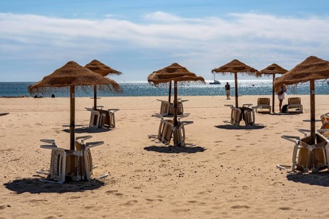 The beach Praia de São Roque, east of Lagos city centre, quite empty, off-season, in the west of