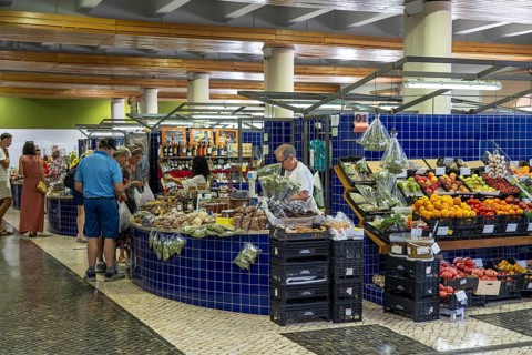 The central market, market hall, Mercado Municipal de Lagos, on three floors, offering all kinds of