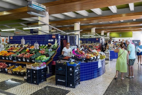 The central market, market hall, Mercado Municipal de Lagos, on three floors, offering all kinds of