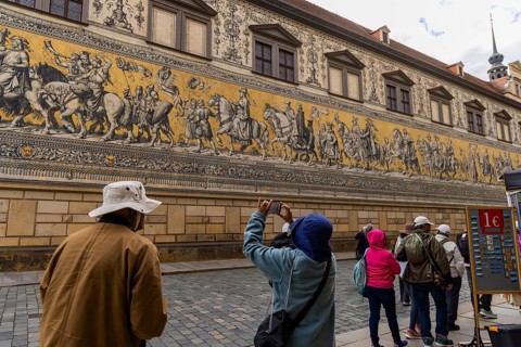 Procession of princes with tourists, Dresden, Saxony, Germany
