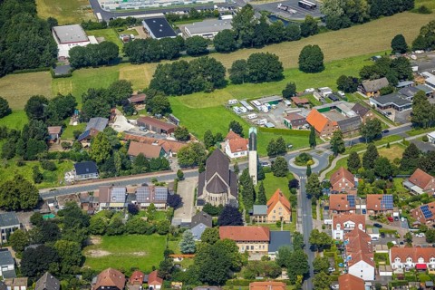 Aerial view, Catholic Church of the Sacred Heart of Jesus in Rünthe, Bergkamen, Ruhr area, North