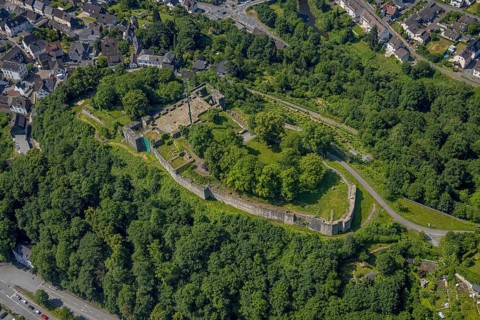 Aerial view, castle ruins Arnsberg, Arnsberg, Sauerland, North Rhine-Westphalia, Germany, castle,