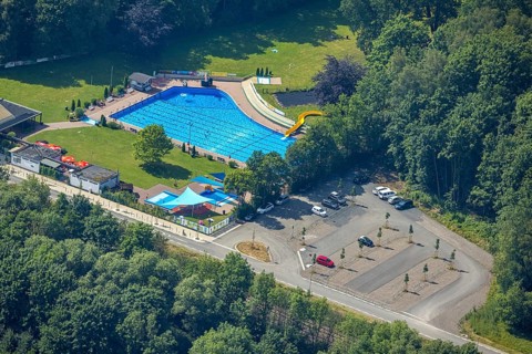 Aerial photo, Förderverein Freibad Neheim e.V., Neheim, Arnsberg, Sauerland, North